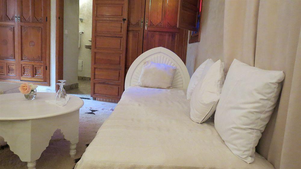Riad Awinati Location Privatisee ,Piscine Chauffee , Beau Rooftop Marrakesch Exterior foto