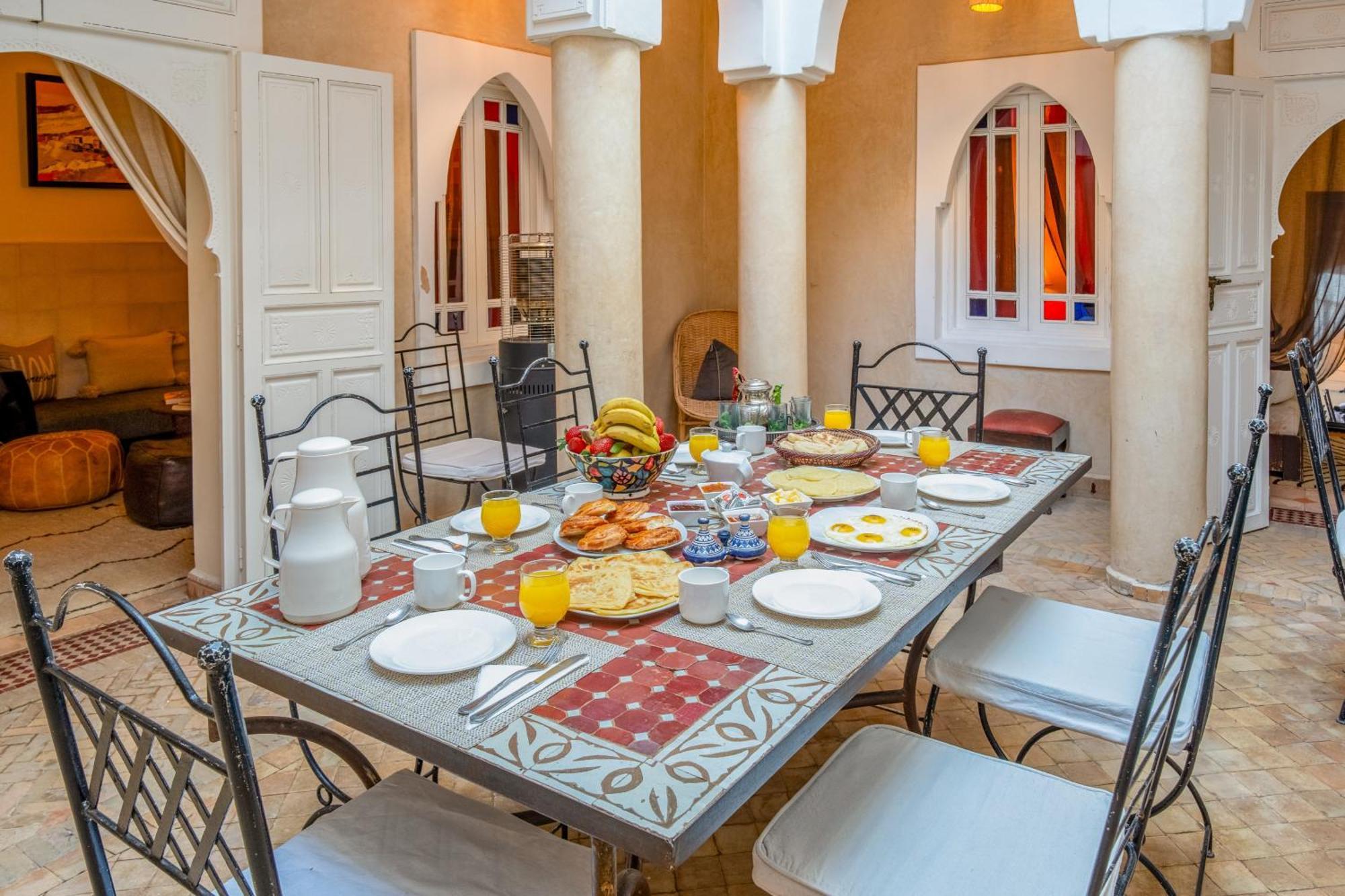 Riad Awinati Location Privatisee ,Piscine Chauffee , Beau Rooftop Marrakesch Exterior foto