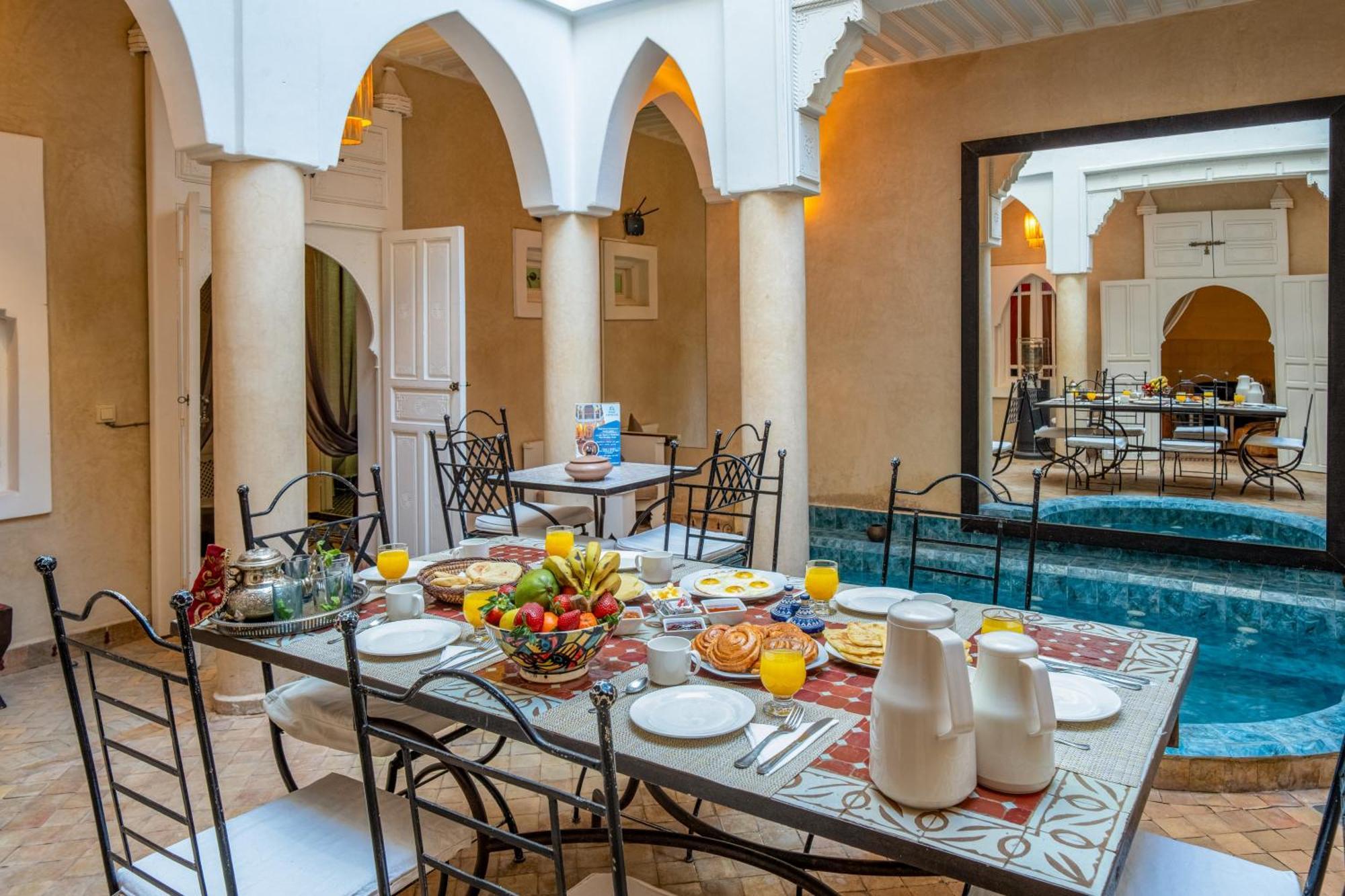 Riad Awinati Location Privatisee ,Piscine Chauffee , Beau Rooftop Marrakesch Exterior foto