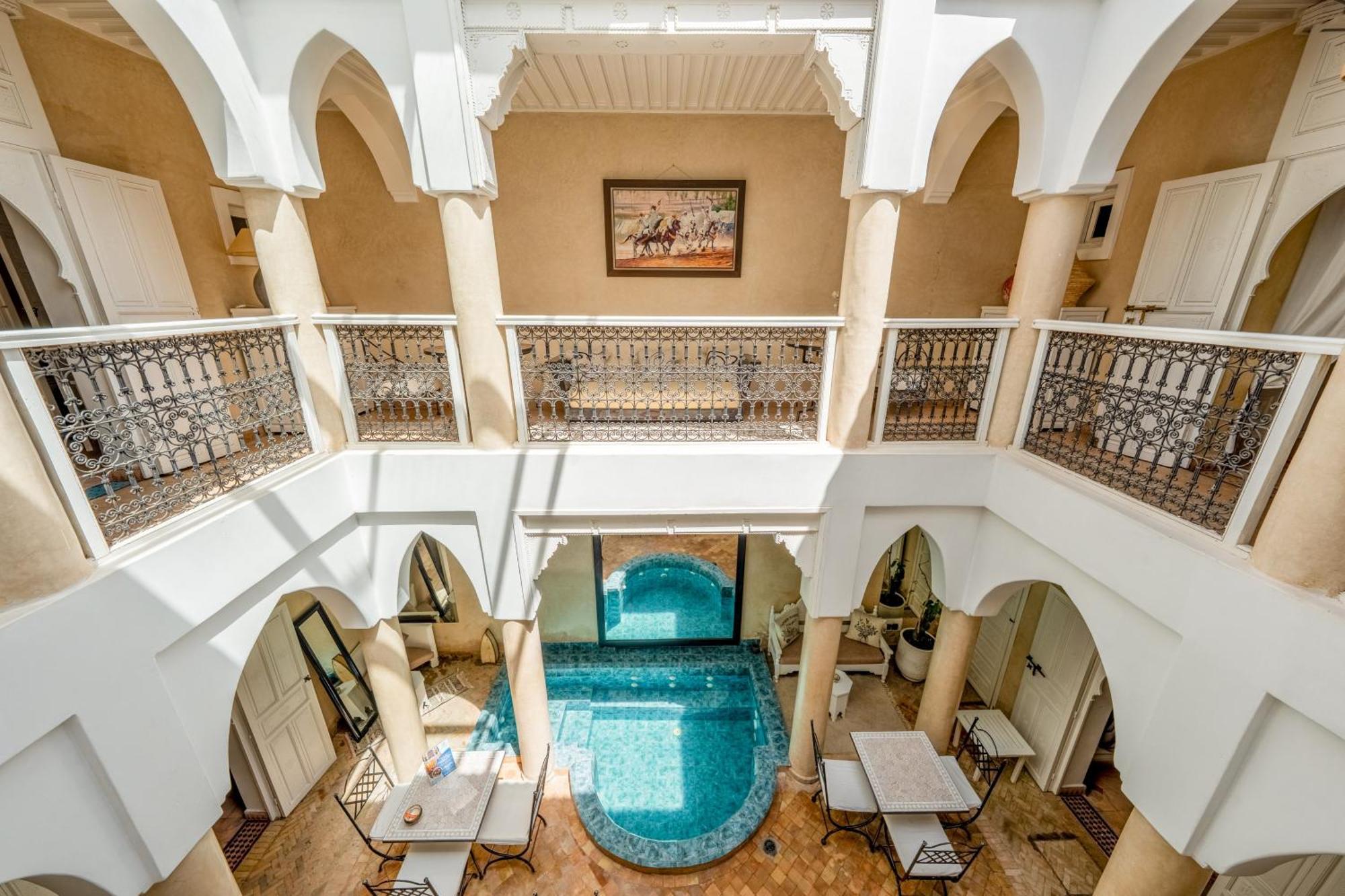 Riad Awinati Location Privatisee ,Piscine Chauffee , Beau Rooftop Marrakesch Exterior foto