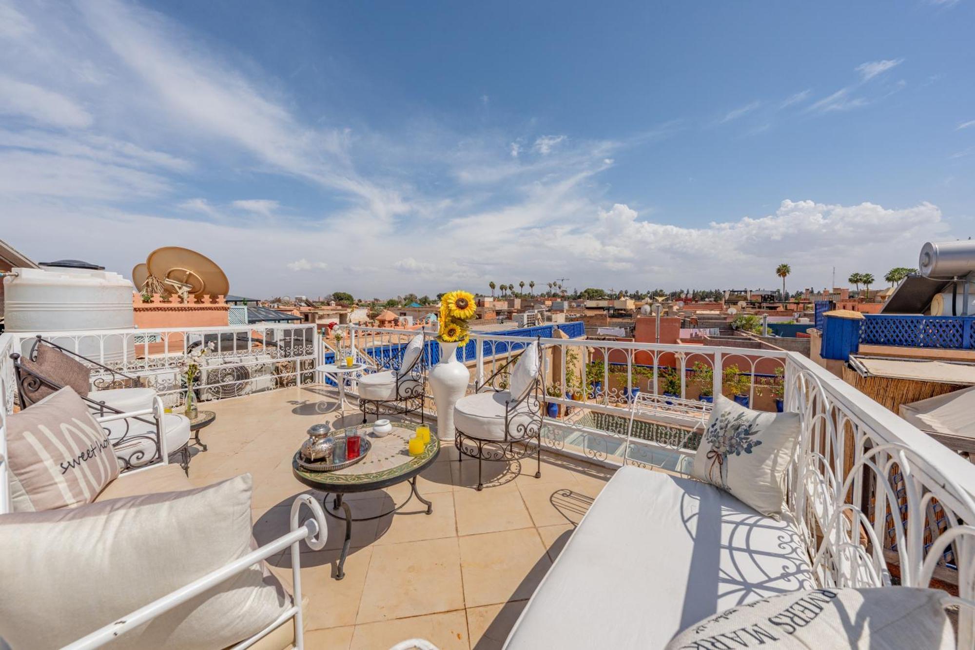 Riad Awinati Location Privatisee ,Piscine Chauffee , Beau Rooftop Marrakesch Exterior foto